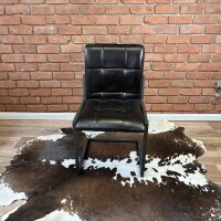Klassischer Lederstuhl ohne Armlehne – Chesterfield